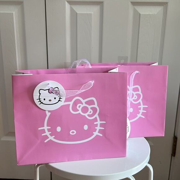 Hello Kitty Pink Gift Bags 2 Pack - Picture 3 of 6